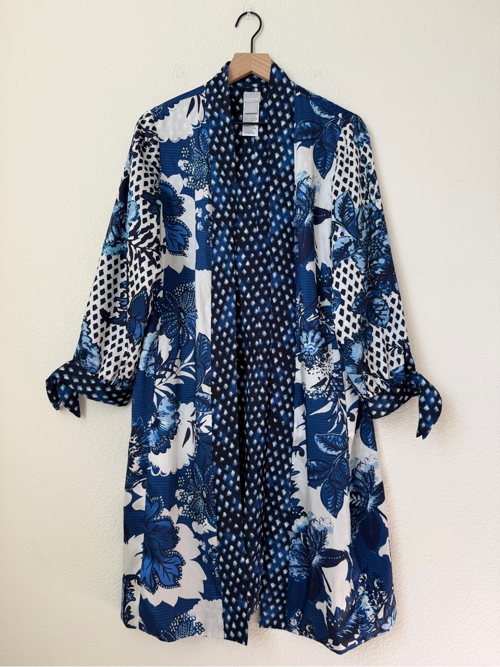 Chicos Navy Blue White Floral Silky Puff Sleeve Reversible Kimono Size 1